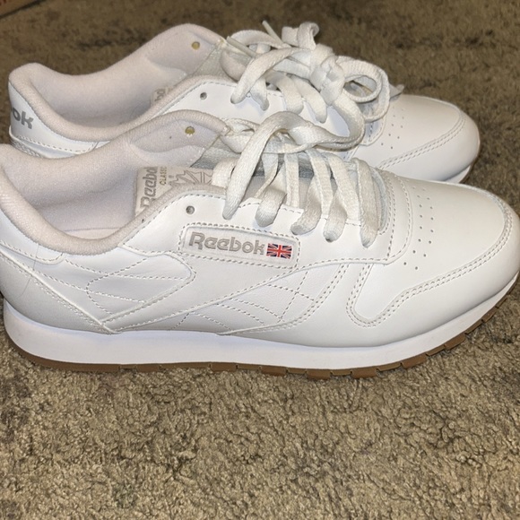 White Reebok - Picture 2 of 4